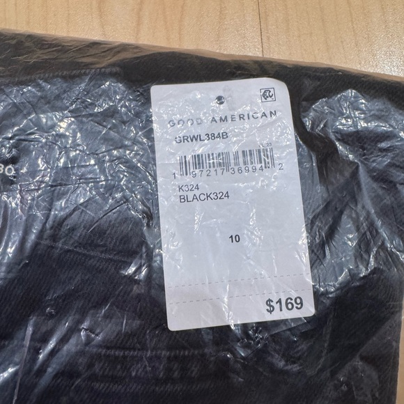 Good American Good Ease Relaxed Jeans - Picture 7 of 8